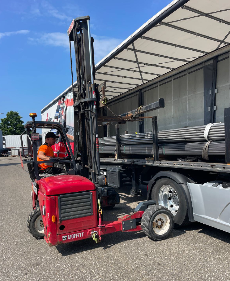 STS vrachtwagen met oplegger